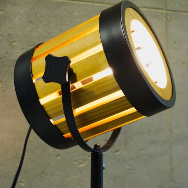 Drewniana lampa podłogowa tripod 65cm 10