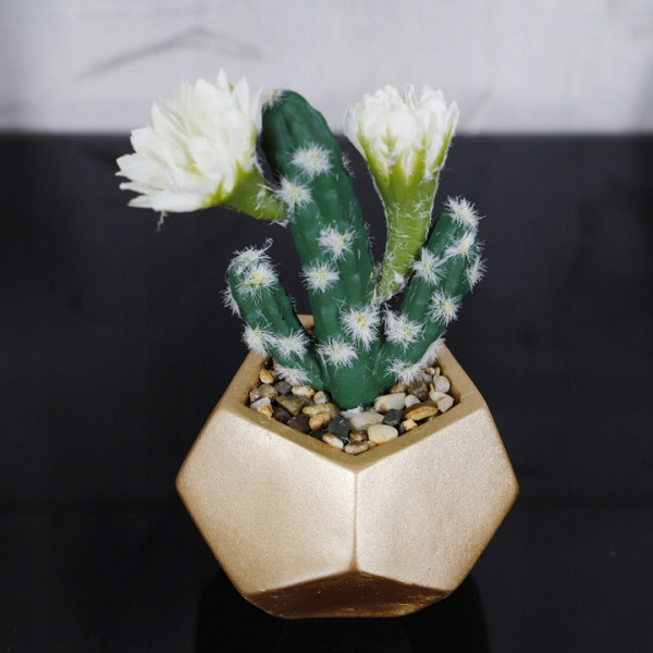 Sztuczny kaktus dekoracyjny w złotej doniczce 2