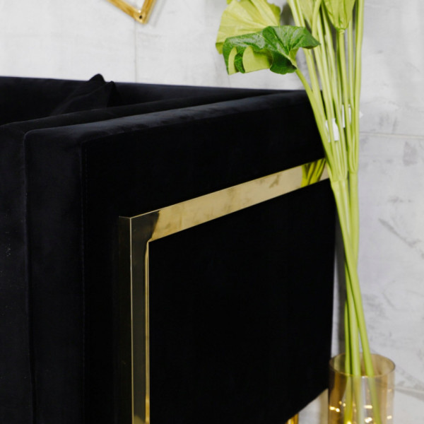 Czarna sofa tapicerowana na złotych chromowanych nogach - Stella 3