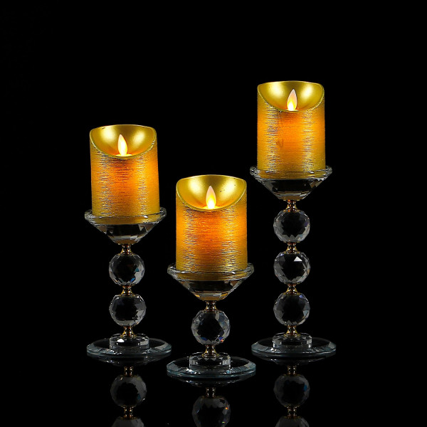 Zestaw trzech świeczników kryształowych 8